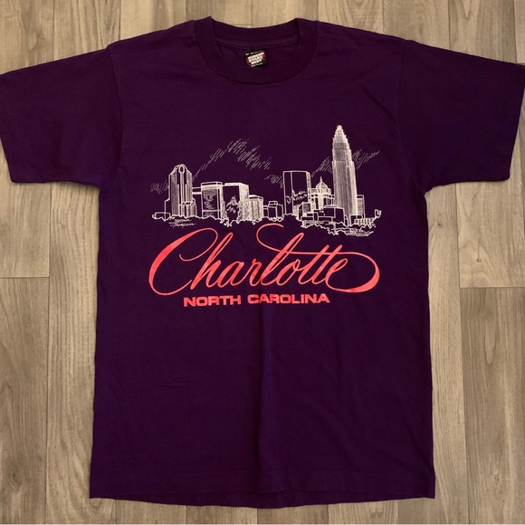 Vintage Charlotte T-Shirt Unisex Size Medium Retro Skyline Screen Stars - Picture 1 of 5